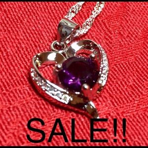 🎊🎊HOST PICK!!! 🎊🎊Heart Pendant Necklace